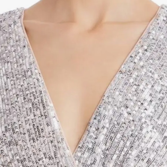 Eliza J Jumpsuit in silver sequins size 6, perfect condition. - Picture 3 of 9